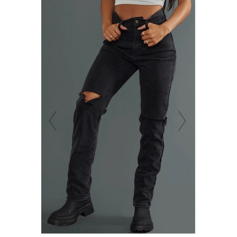 NWT PrettyLittleThing Black Slash Knee Long Leg Straight Leg Jeans Size 2